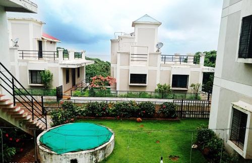 Ratnagiri Bed & Breakfast | Scenic Blue View Villas with Oceanfront Access and Dining
