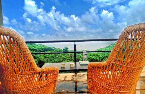Ratnagiri Bed & Breakfast | Scenic Blue View Villas with Oceanfront Access and Dining
