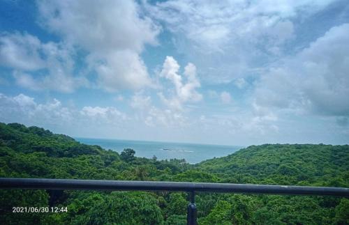 Ratnagiri Bed & Breakfast | Scenic Blue View Villas with Oceanfront Access and Dining