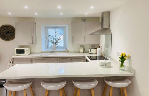 Porthmadog Apartment | Pet-Friendly Retreat at The Bluebell Porthmadog - 9.5/10
