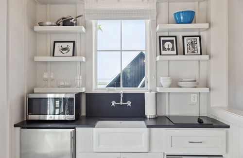 Johns Island House | Relax in The Bluebird: Creekside Bungalow with Spa Access