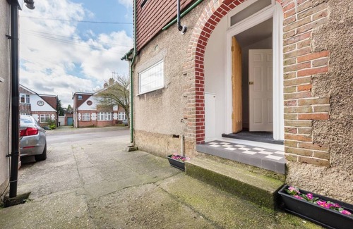 Garston Apartment | Experience The Bluebird: One Bedroom Gem in Watford