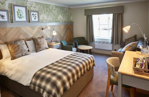 Balderstone Hotel | Discover The Bluebird Inn at Samlesbury: Pet-Friendly Retreat