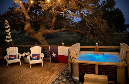 Fredericksburg House | The Bluebonnet at Grape Creek Country Cottages