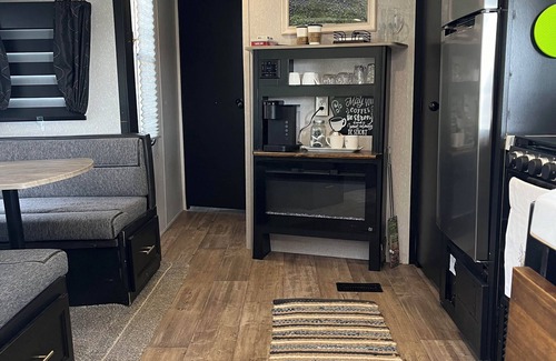 Dripping Springs House | The Bluebonnet Family Glamper with Firetable under the stars in Dripping Springs