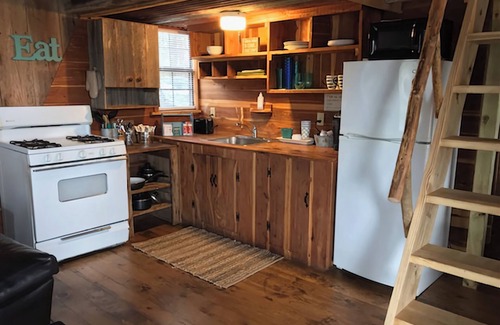 Eustace Cabin | Inviting A-frame Cabin at Bluegill Lake with Spa & Hot Tub