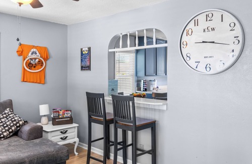 Owensboro House | Top-Rated Getaway at The Bluegrass House with Spa & Hot Tub