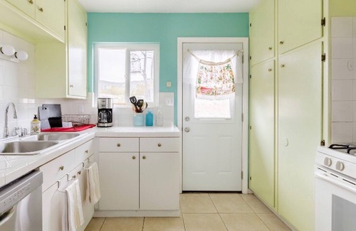 Yucca Valley House | Experience Tranquility at The BlueMoon House with Ocean Views