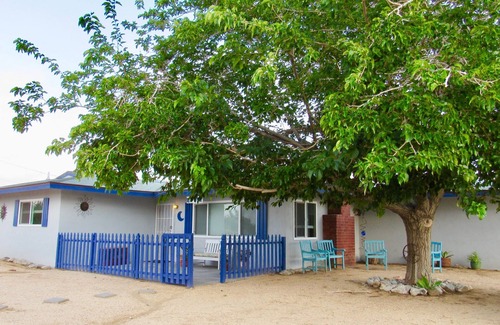 Yucca Valley House | Experience Tranquility at The BlueMoon House with Ocean Views