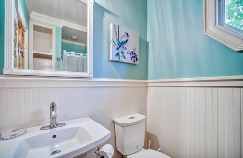 Olde Town House | Spacious 5 BR Bluffton Village Home in Old Town with Breakfast