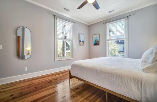 Olde Town House | Spacious 5 BR Bluffton Village Home in Old Town with Breakfast