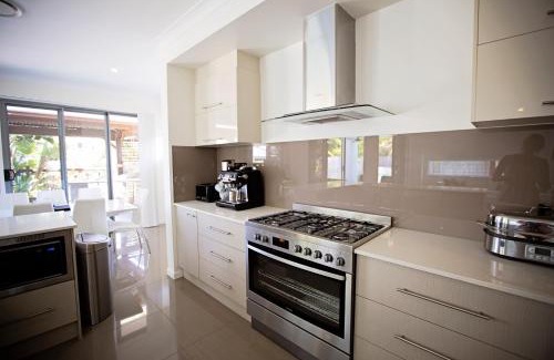 Mount Coolum House | Beachside Family Retreat at The Boardwalk - 4-Star Stay