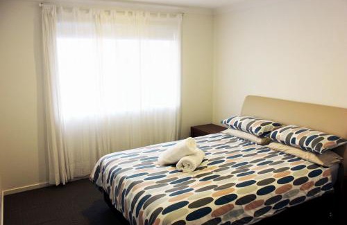 Mount Coolum House | Beachside Family Retreat at The Boardwalk - 4-Star Stay
