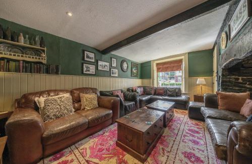 Bishops Castle House | Exceptional Getaway at The Boars Head Pub - 5 Star Retreat
