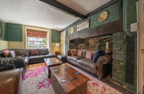 Bishops Castle House | Exceptional Getaway at The Boars Head Pub - 5 Star Retreat