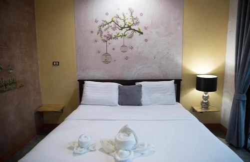 Ranong Resort | Budget-Friendly Stay at The Boat House - Family Welcome