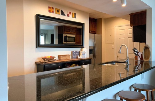 North Shore Condo | Relax at The Boathouse by Scenic Smith Mountain Lake