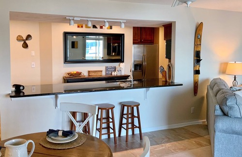 North Shore Condo | Relax at The Boathouse by Scenic Smith Mountain Lake