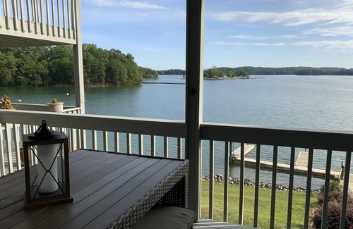 North Shore Condo | Relax at The Boathouse by Scenic Smith Mountain Lake