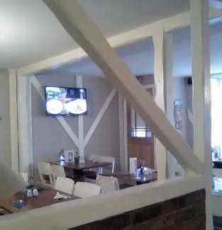 Sutton Bridge Bed & Breakfast | Inviting The Boathouse: Pet-Friendly Stay with Hot Tub