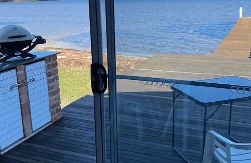 Erowal Bay Cottage | Guest Rated 9.8: The Boathouse on Naval with Ocean Views