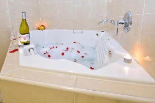 Tea Gardens Apartment | Oceanfront Getaway at The Boathouse Luxury Apartments