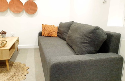 Pamiers Apartment | Discover Comfort at The Bohemian: Family-Friendly Retreat