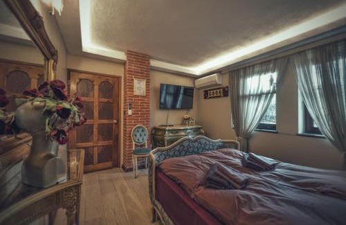 Veliko Tarnovo Apartment | Relax at The Bohemian Lodge with Sauna & Family-Friendly Amenities