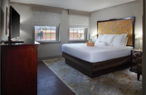 Wytheville Hotel | Elegant Stay at The Bolling Wilson Hotel with Great Amenities