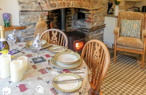 Milton Combe Cottage | Superior 2 Bedroom Stay in Milton Combe - Pet Friendly!
