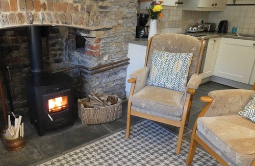 Milton Combe Cottage | Superior 2 Bedroom Stay in Milton Combe - Pet Friendly!
