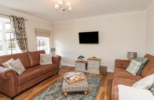 Seahouses House | Top-Rated Getaway at The Bolthole Seahouses – Pet Friendly