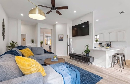 McNeil House | Convenient Family Retreat: The Bonnie - 5 Beds & More!