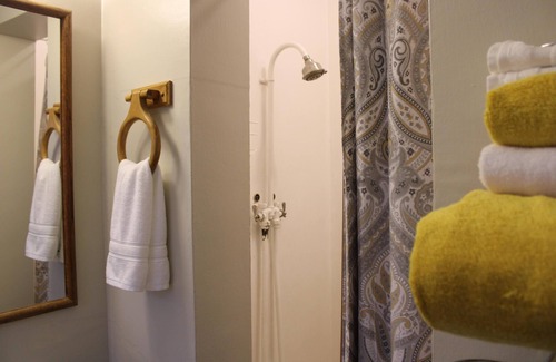 San Andreas Hotel | Discover The Bonnie Inn Unit 1: Family-Friendly Retreat