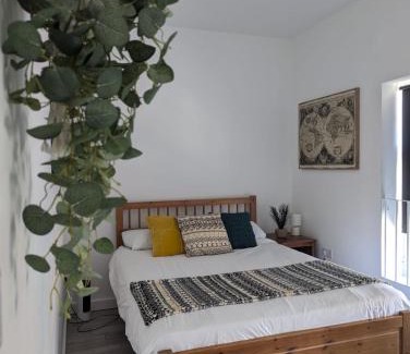 Barwell Apartment | Discover The Boot Factory: Oceanfront Pet-Friendly Retreat