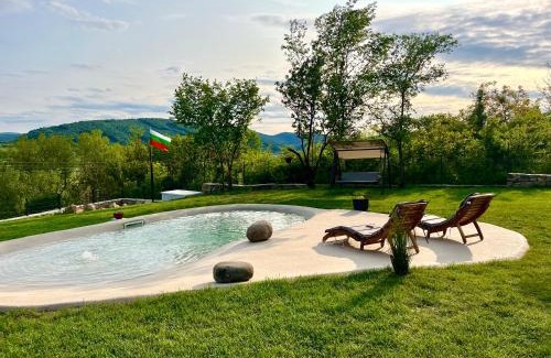Veliko Tarnovo Villa | Experience The Borum House: Oceanfront Bliss & 10/10 Rating