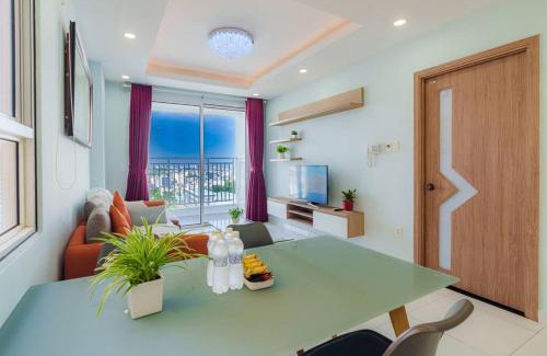 Tan Binh Apartment | Convenient Botanica Apartment with Pool Near Airport