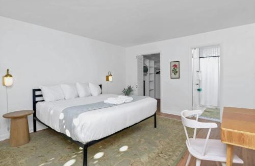 Columbia Apartment | Experience The Botanical Suite: Pet-Friendly 4-Star Getaway