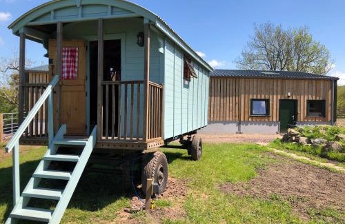 Perth Other | Inviting Stay at The Bothy and Wagon, Pitmeadow Farm
