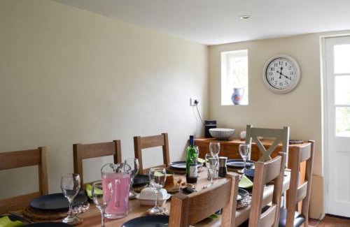 New Forest District House | Experience The Bothy: Pet-Friendly Retreat with 10/10 Rating