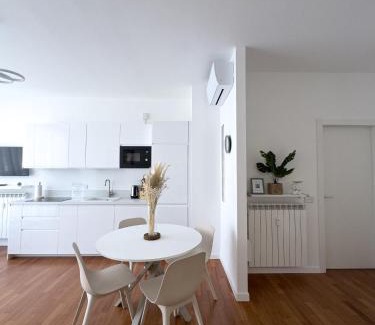 Carrobbio Apartment | Discover The Boutique Houses - Duomo with Child-Friendly Amenities