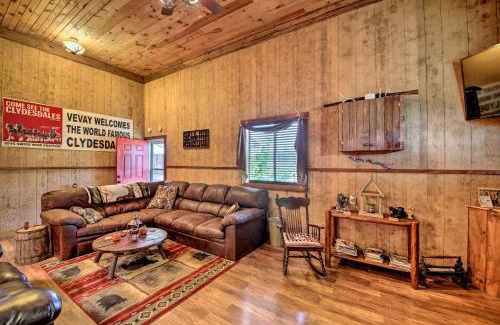 Florence House | Rustic Bovard Lodge Cabin Near Ohio River - Pet Friendly Stay