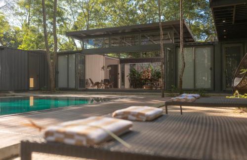 Tangalle Villa | Experience The Box House: Family-Friendly with Pool & Dining