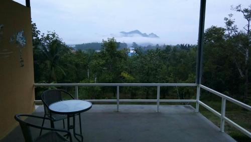 Downtown Krabi Resort | Budget-Friendly The Box House - Child Friendly & Rated 9/10