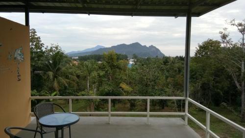 Downtown Krabi Resort | Budget-Friendly The Box House - Child Friendly & Rated 9/10