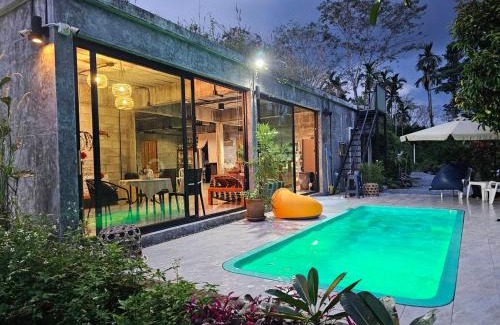 Phrom Khiri House | Exceptional Stay at The Box Promkiri: Guest Rated 9.7/10