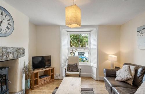 Portreath House | Family-Friendly Getaway at The Boy's Cottage - Rated 9/10