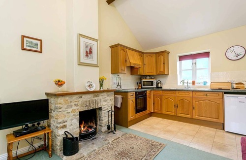 Littlebredy Cottage | Unwind at The Brambles: Cozy Cottage by Dorset Coast