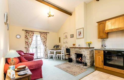 Littlebredy Cottage | Unwind at The Brambles: Cozy Cottage by Dorset Coast