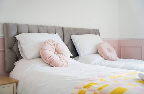 Annalong Bed & Breakfast | Discover Glassdrumman Lodge: Family-Friendly Retreat